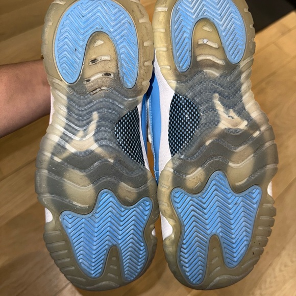 AIR JORDAN 11 Retro Low 'UNC size 5.5 Youth (7 in Womens) - Picture 4 of 4